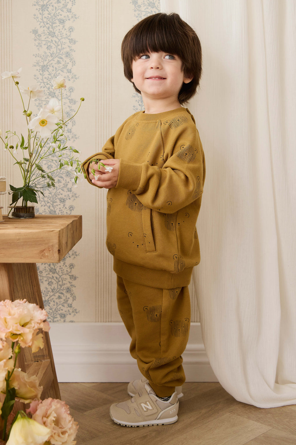 Pantalon de jogging en coton biologique – Motif visage d'ours en sarrasin